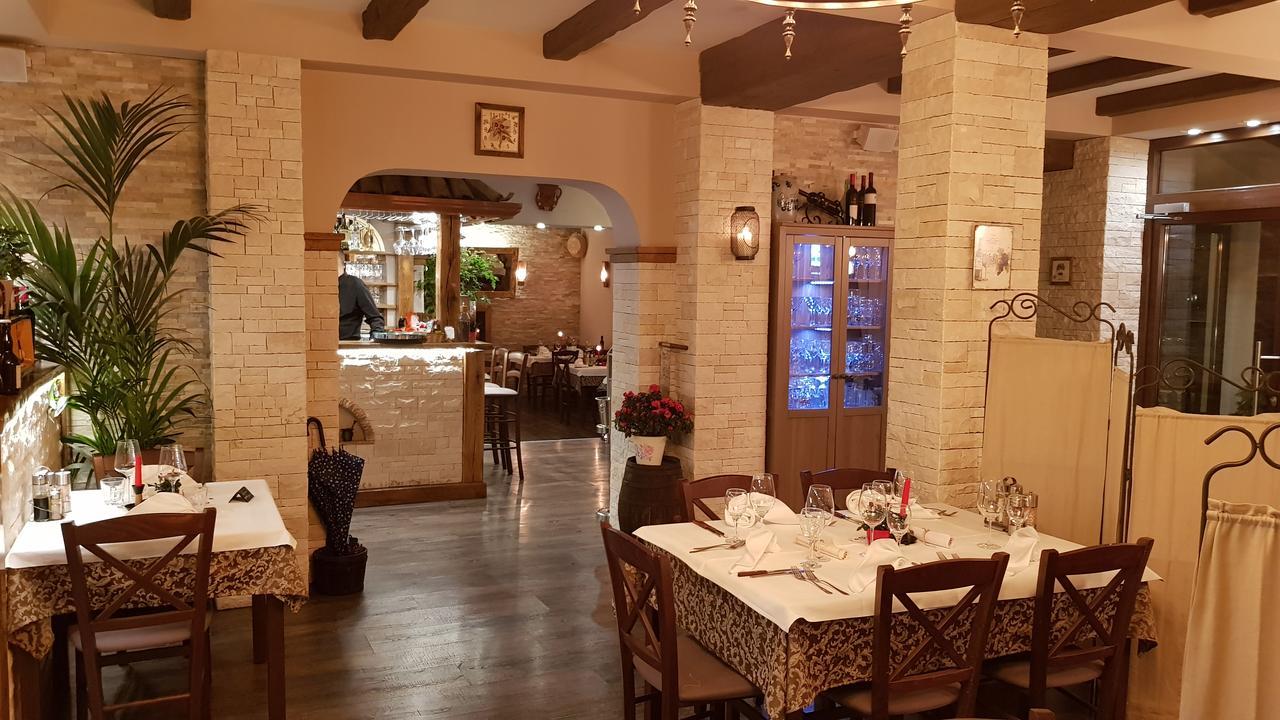 Boutique Rooms Luna Умаг Экстерьер фото